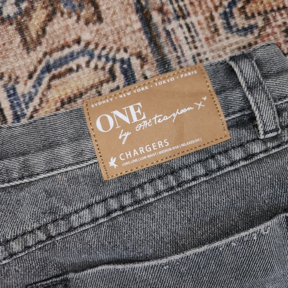 One teaspoon chargers - Picture 4 of 6